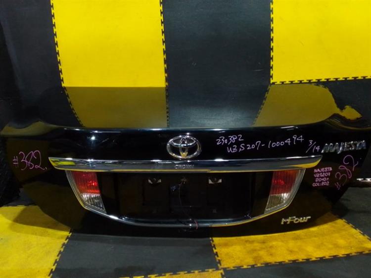 Крышка багажника Тойота Краун Маджеста в Бахчисарае 101292