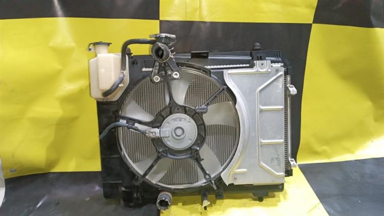 Радиатор основной Тойота Витц в Бахчисарае 105088