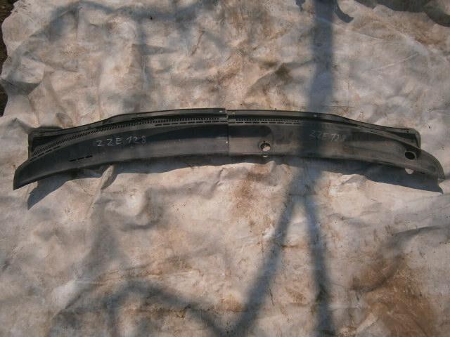 Решетка под лобовое стекло Тойота Королла Филдер в Бахчисарае 25571