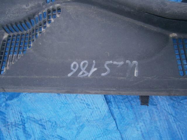 Решетка под лобовое стекло Тойота Краун в Бахчисарае 25698
