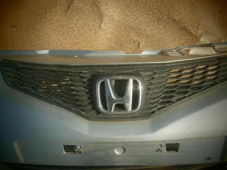 Решетка радиатора Хонда Фит в Бахчисарае 70674