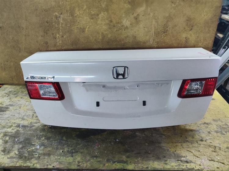 Крышка багажника Хонда Аккорд в Бахчисарае 72901
