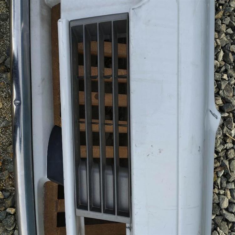 Решетка радиатора Ниссан Седрик в Бахчисарае 87572
