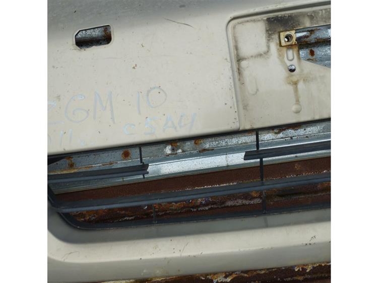 Решетка радиатора Тойота Исис в Бахчисарае 91579