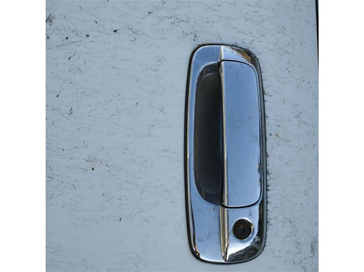 Дверь Тойота Краун в Бахчисарае 94144
